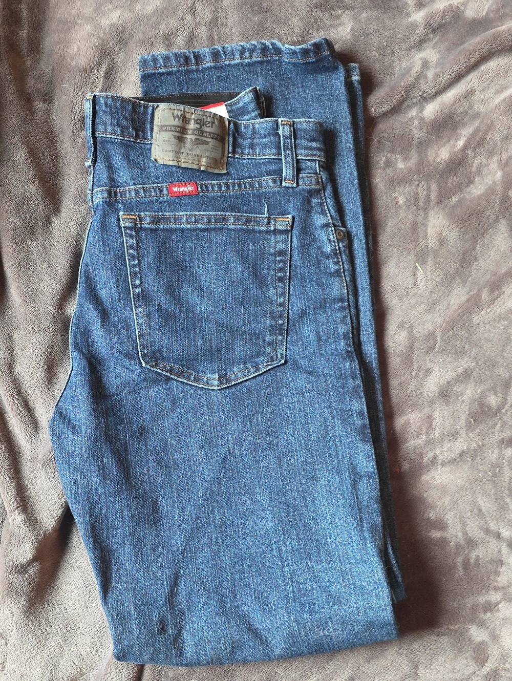 Wrangler Straight-Leg Jeans in Dark Blue